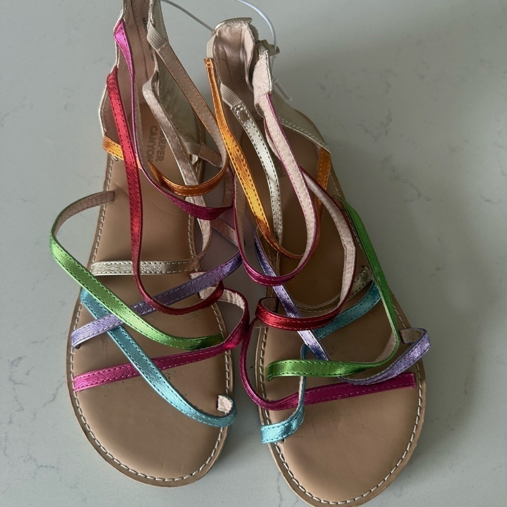 NEW Harper Canyon Girls Norah Gladiator metallic rainbow sandals Size: 5